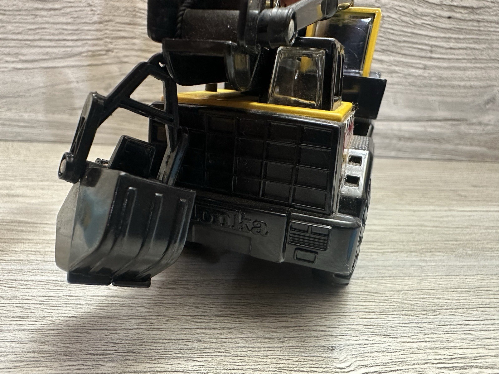 Vintage 1998 Maisto Mighty Mini Tonka 758 Swivel Bucket Crane 1:64 Truck 5.5” **