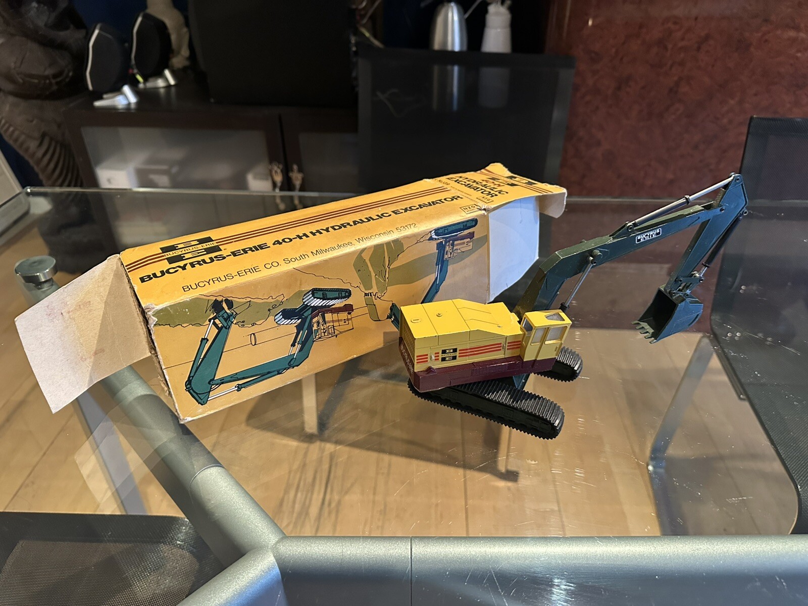 toy excavator