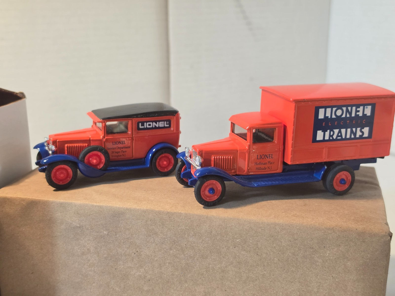 ERTL Lionel Eastwood Automobilia Stock # 3522 Chevy Service Trucks New