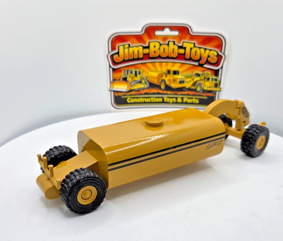 Custom Water‑Hauler – 1/64 Scale Construction Model