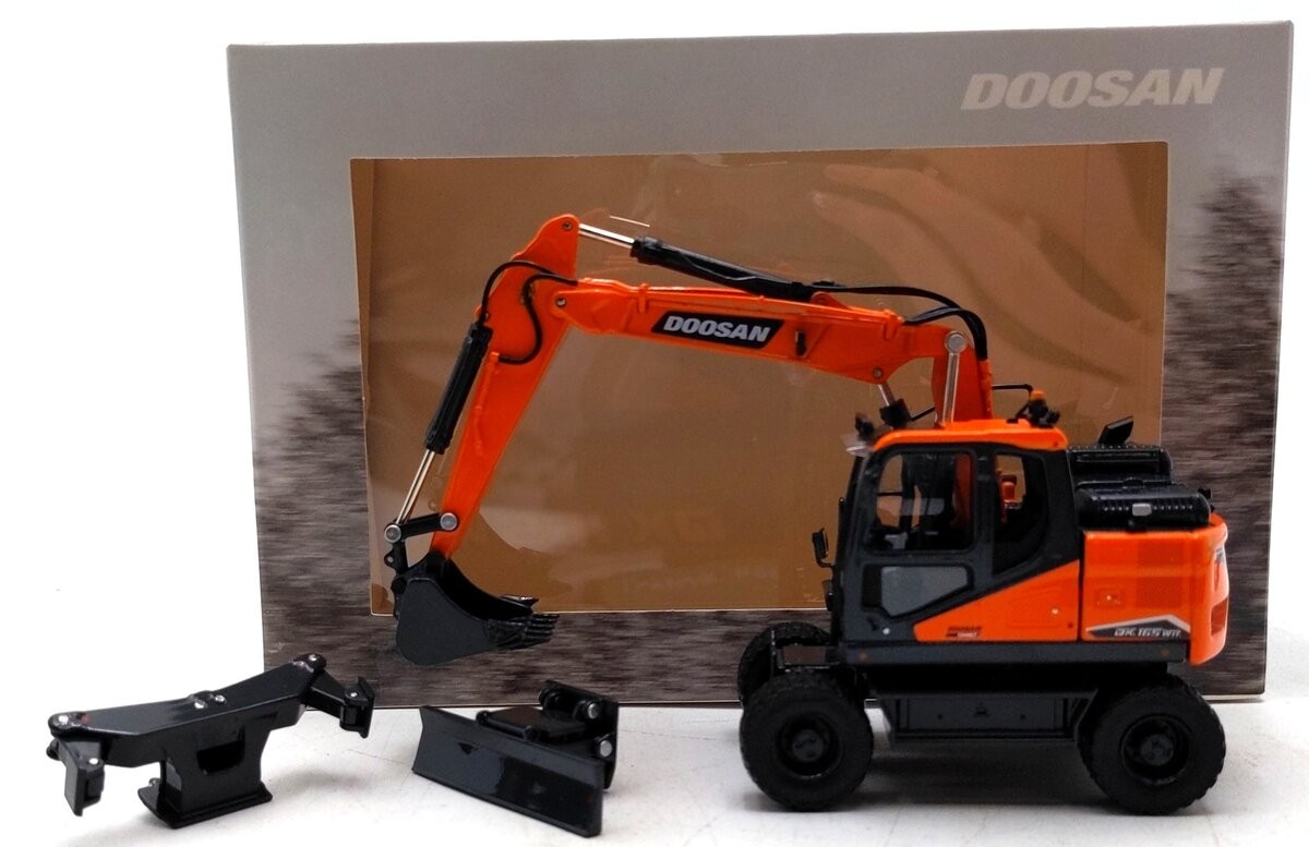IMC 99-10106 1:50 Scale Doosan DX1645WR Wheeled Excavator