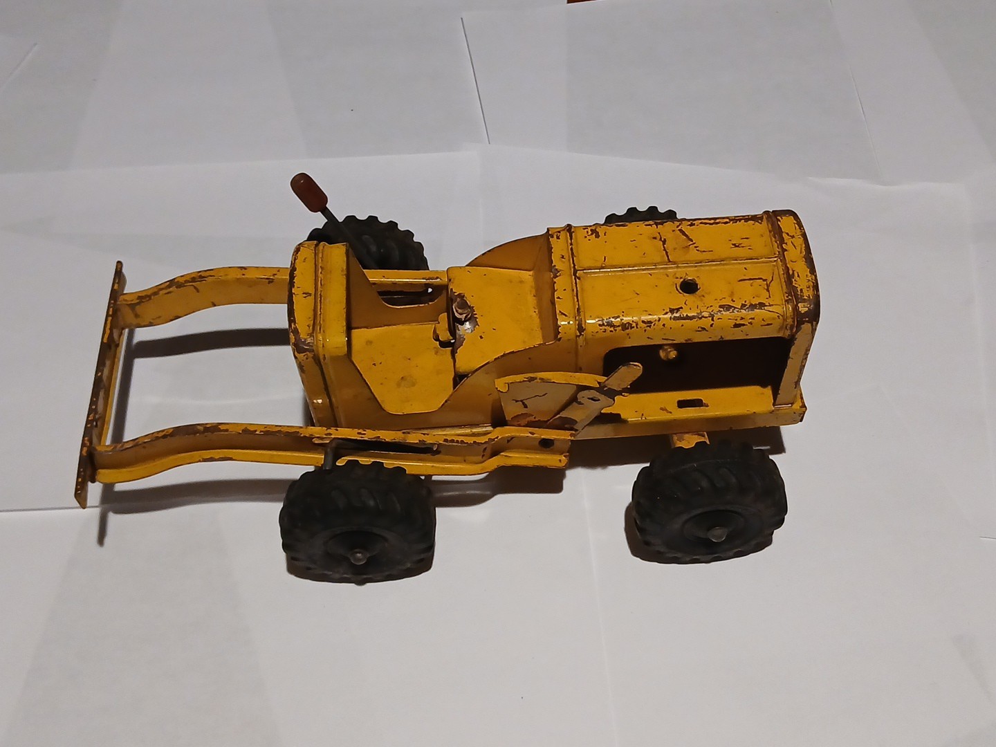 Vintage Pressed Steel Marx Lumar High Lift Loader Tractor
