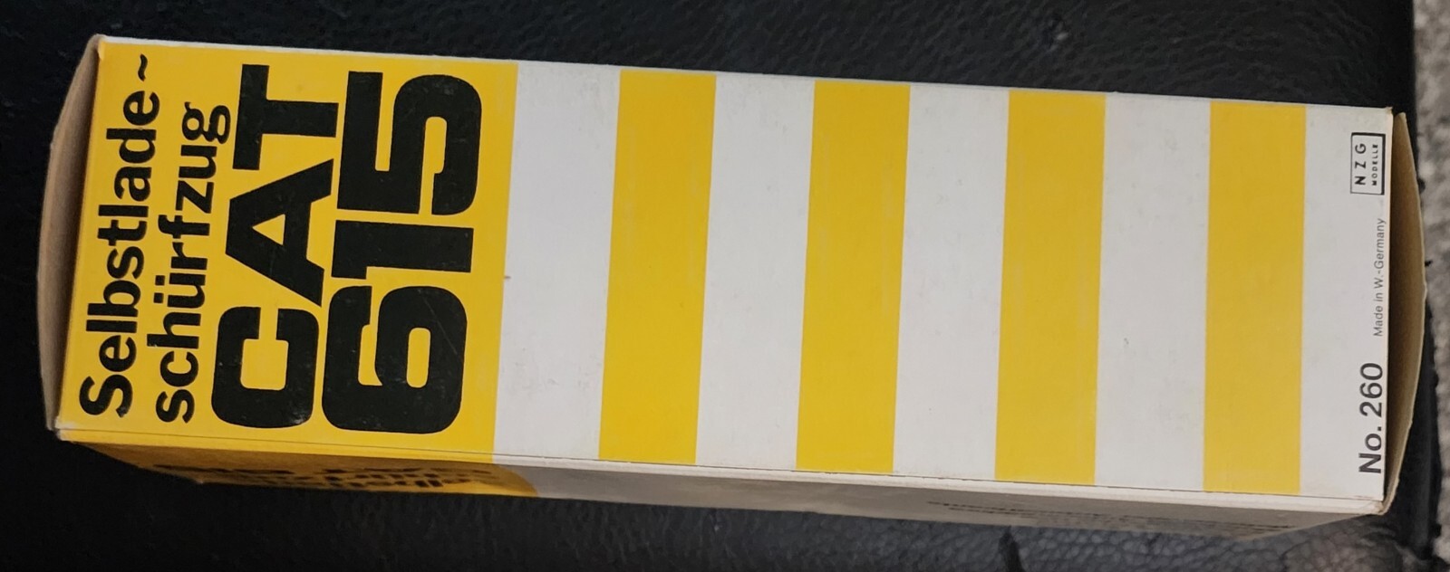 Selbstlade Schurfzug CAT 615 Caterpillar NZG No. 260 W. Germany 1:50 New