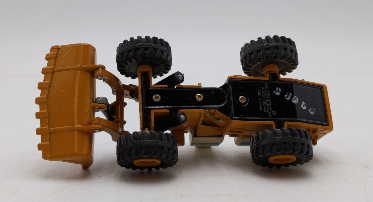 ERTL Might Movers 1:64 Scale International Hough Wheel Loader #1850 LN/Box