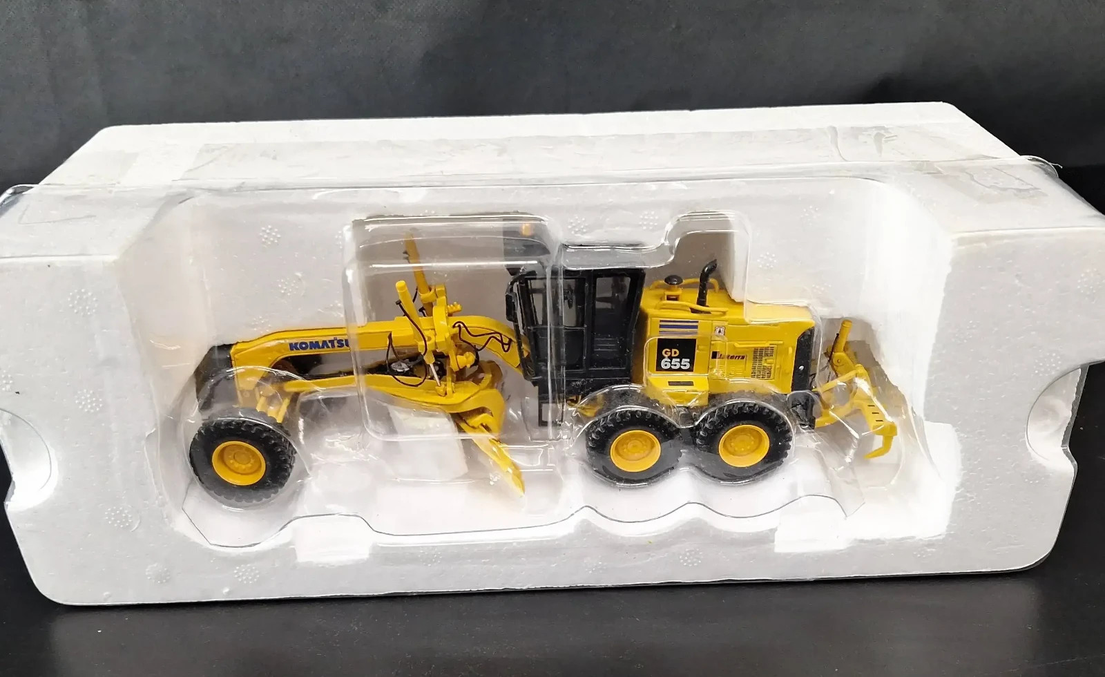 Ertl John Deere Construction 872D Road Grader 1/50 Scale Die-Cast NIB