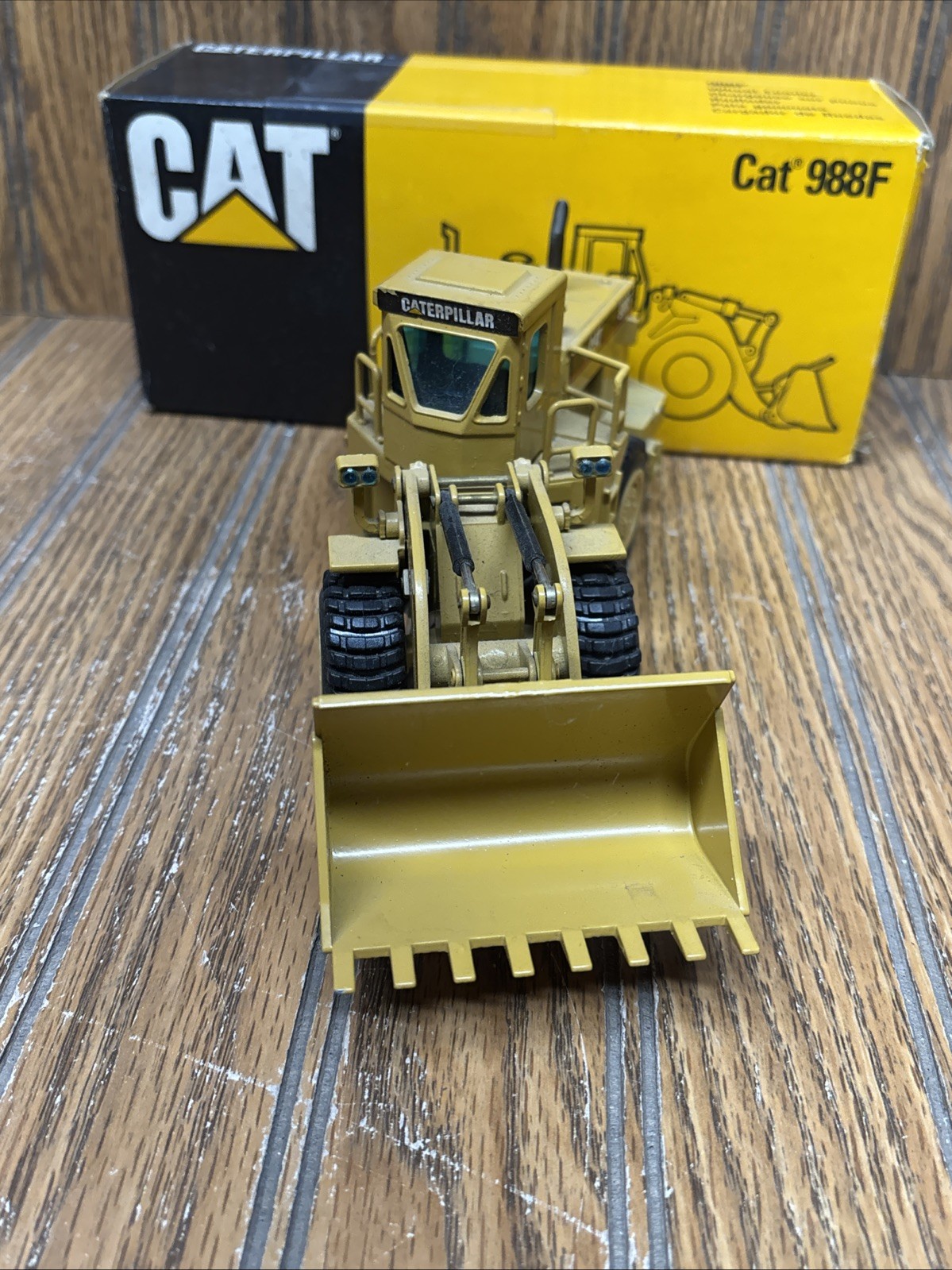 Norscot 1/50 Scale Diecast CAT Caterpillar 988F Wheel Loader w/ Box West Germany