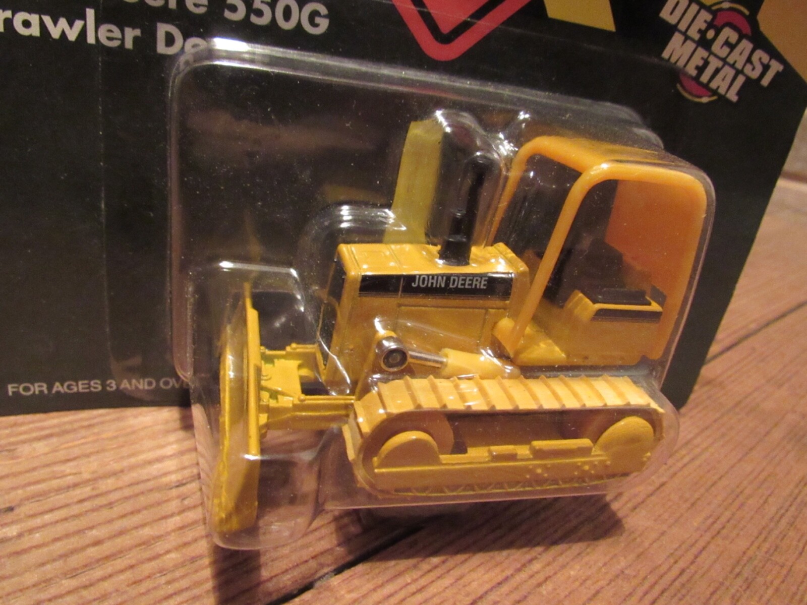Vintage 1990&rsquo;s Ertl 568 Die Cast Road Construction John Deere 550G Crawler Dozer