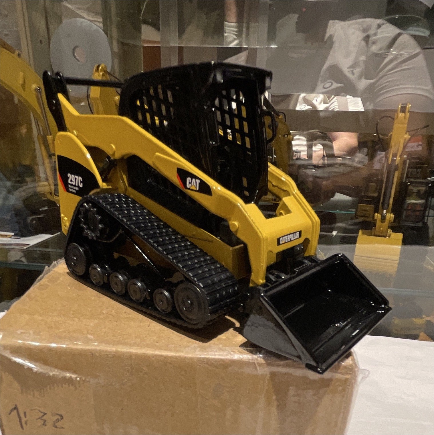 CAT Caterpillar 297C Compact Track Loader Diecast 1:32 Yellow Black Articulated