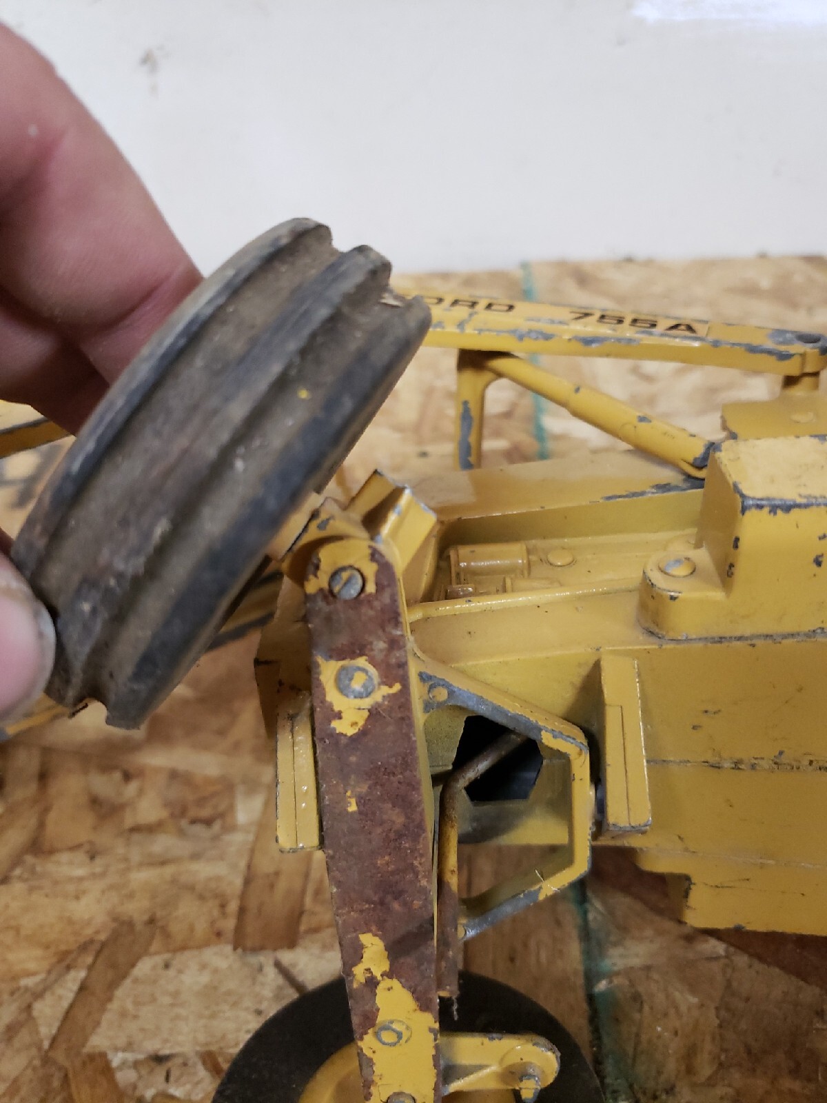 Vintage ERTL Ford 755A Backhoe End Loader 1/12th Scale Used READ BROKEN TIE RODS