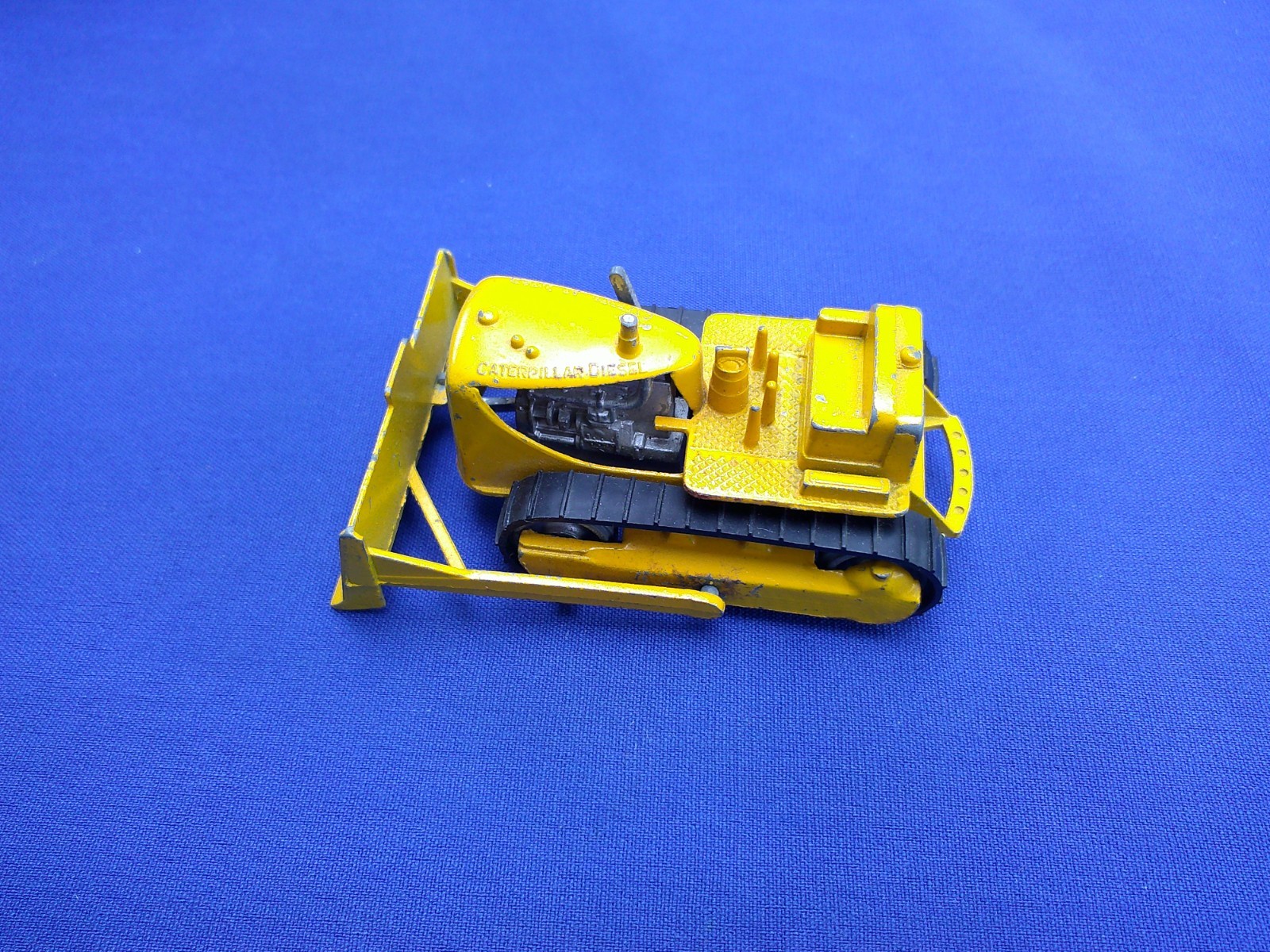 Vintage Tootsie Toy Caterpillar Diesel Bulldozer Tractor w/Blade 4&Prime; Long