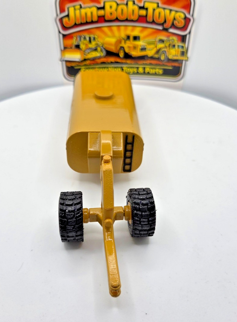 Custom Water‑Hauler – 1/64 Scale Construction Model