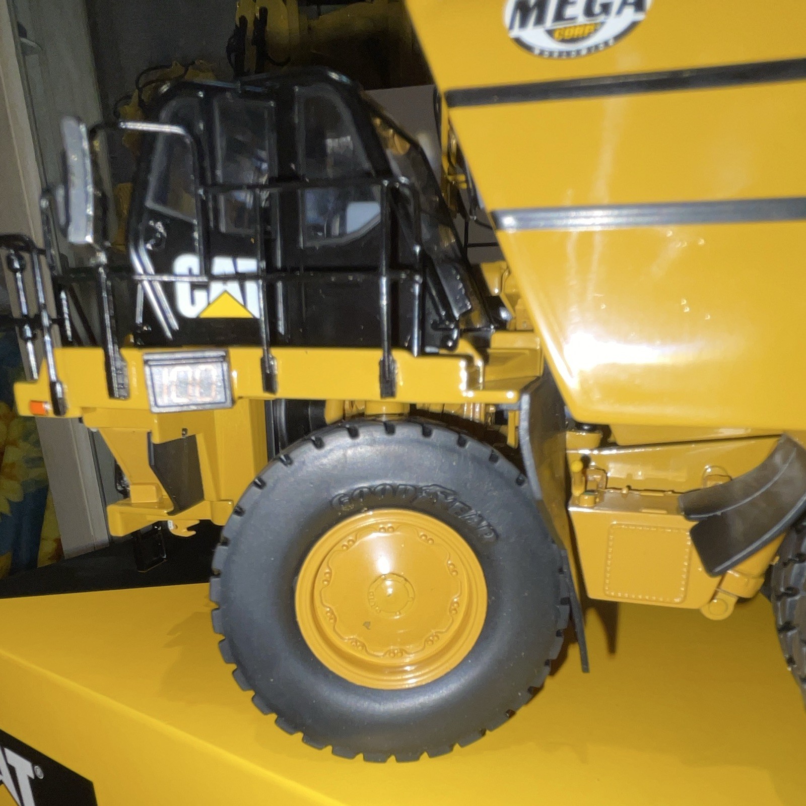 CATERPILLAR 777G OFF-HIGHWAY DUMP TRUCK BY CCM