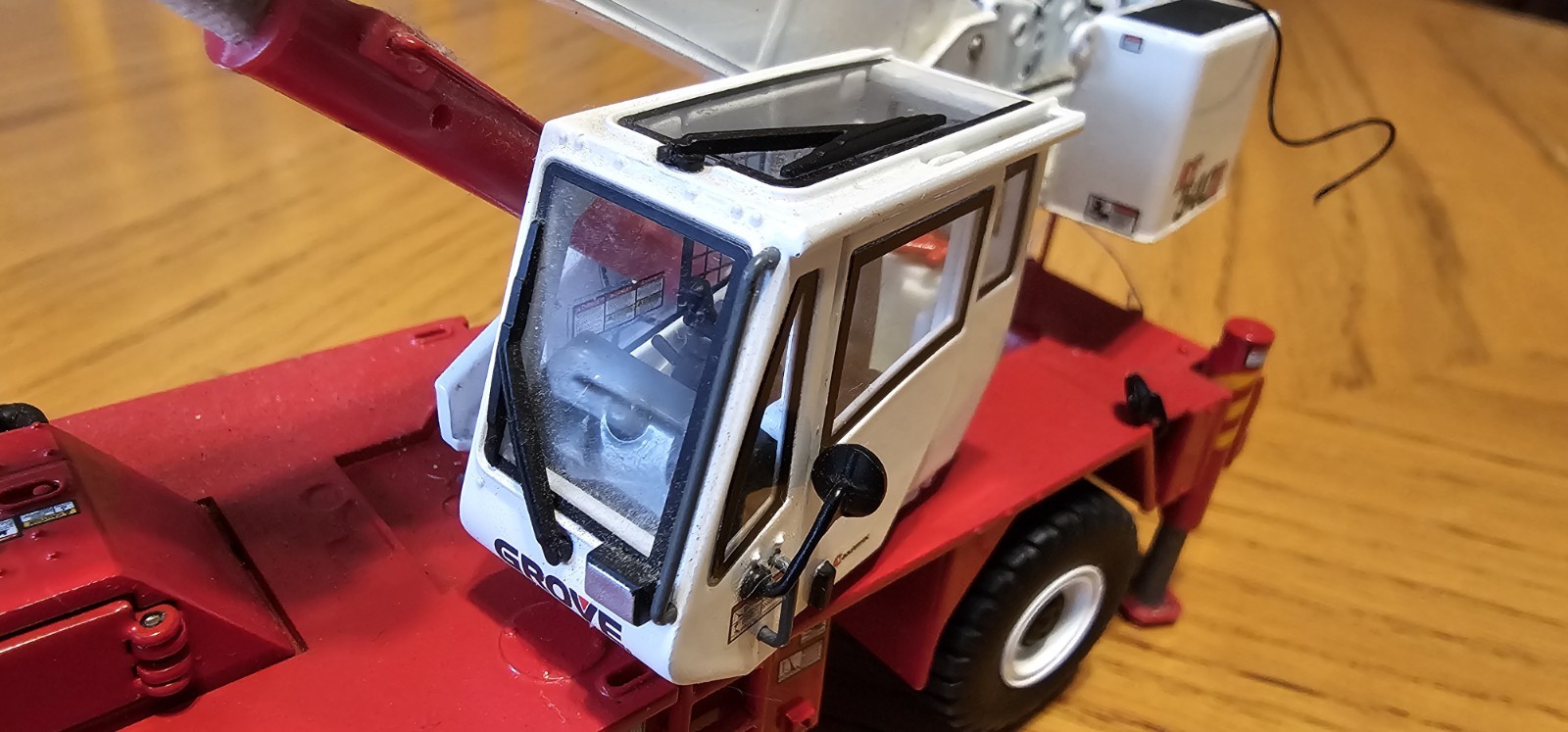 TWH 1:50 Grove RT540E Red/White Limited Edition Crane Model TWH079-1141 DHS