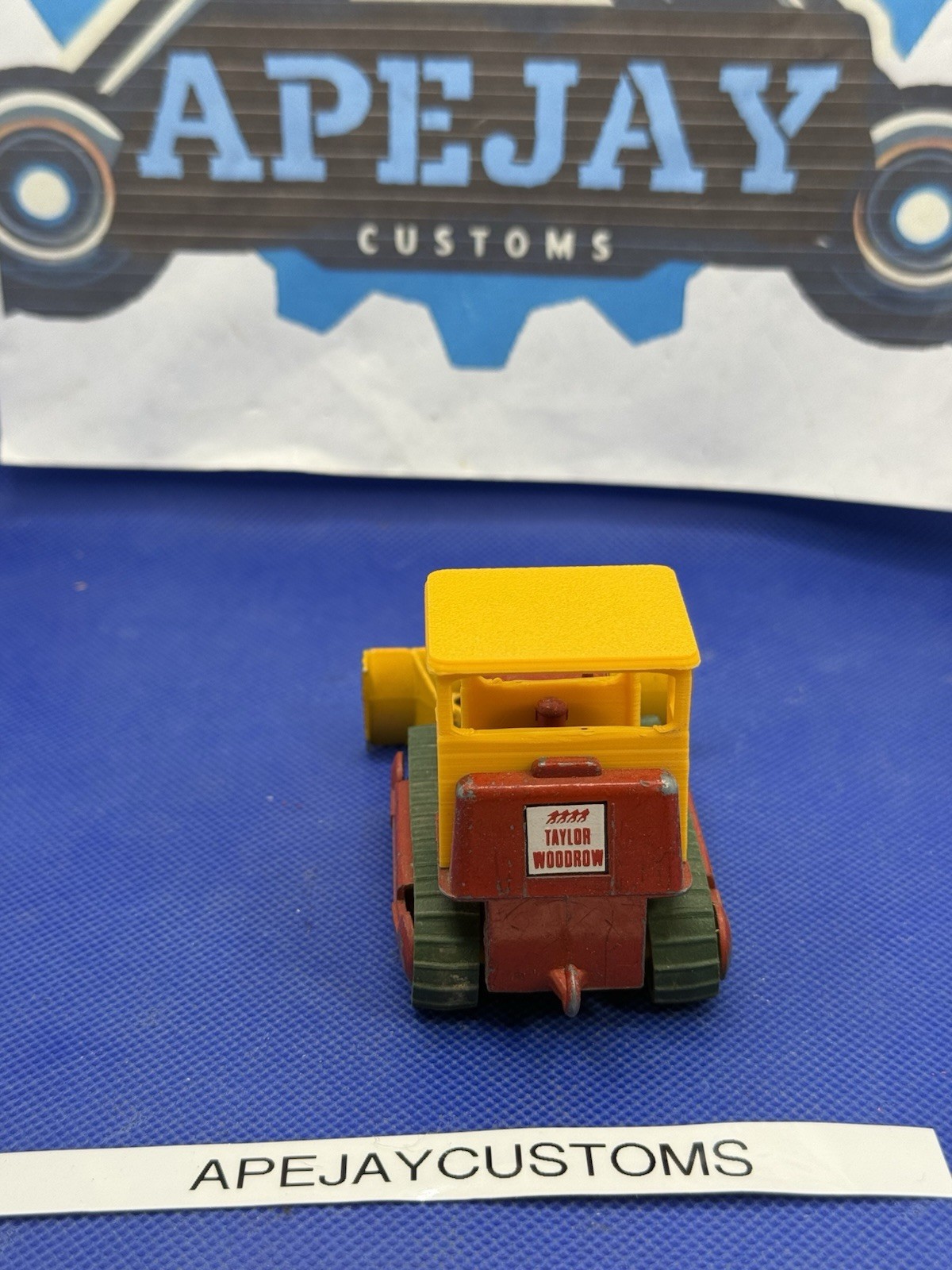 Vintage matchbox kingsize case k-16 with original tracks& new top