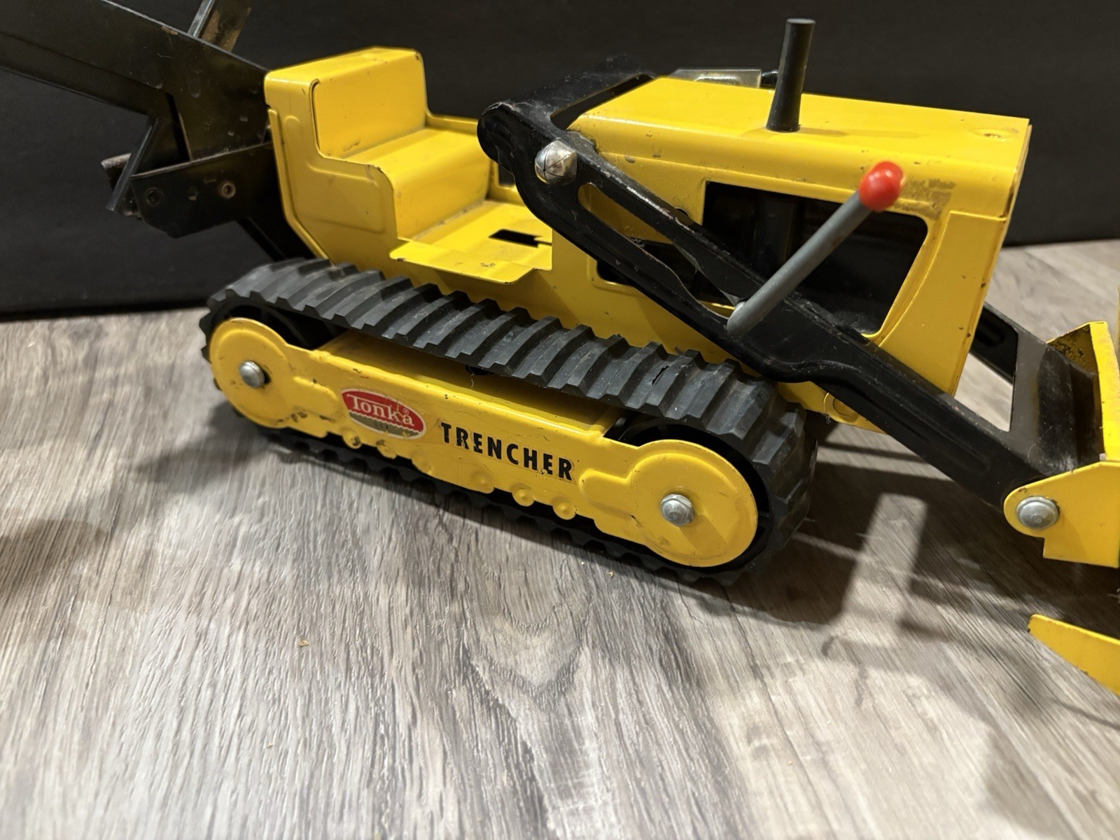 Vintage Tonka T-6 Crawler Trencher Backhoe Loader Pressed Steel Toy USA Tracks