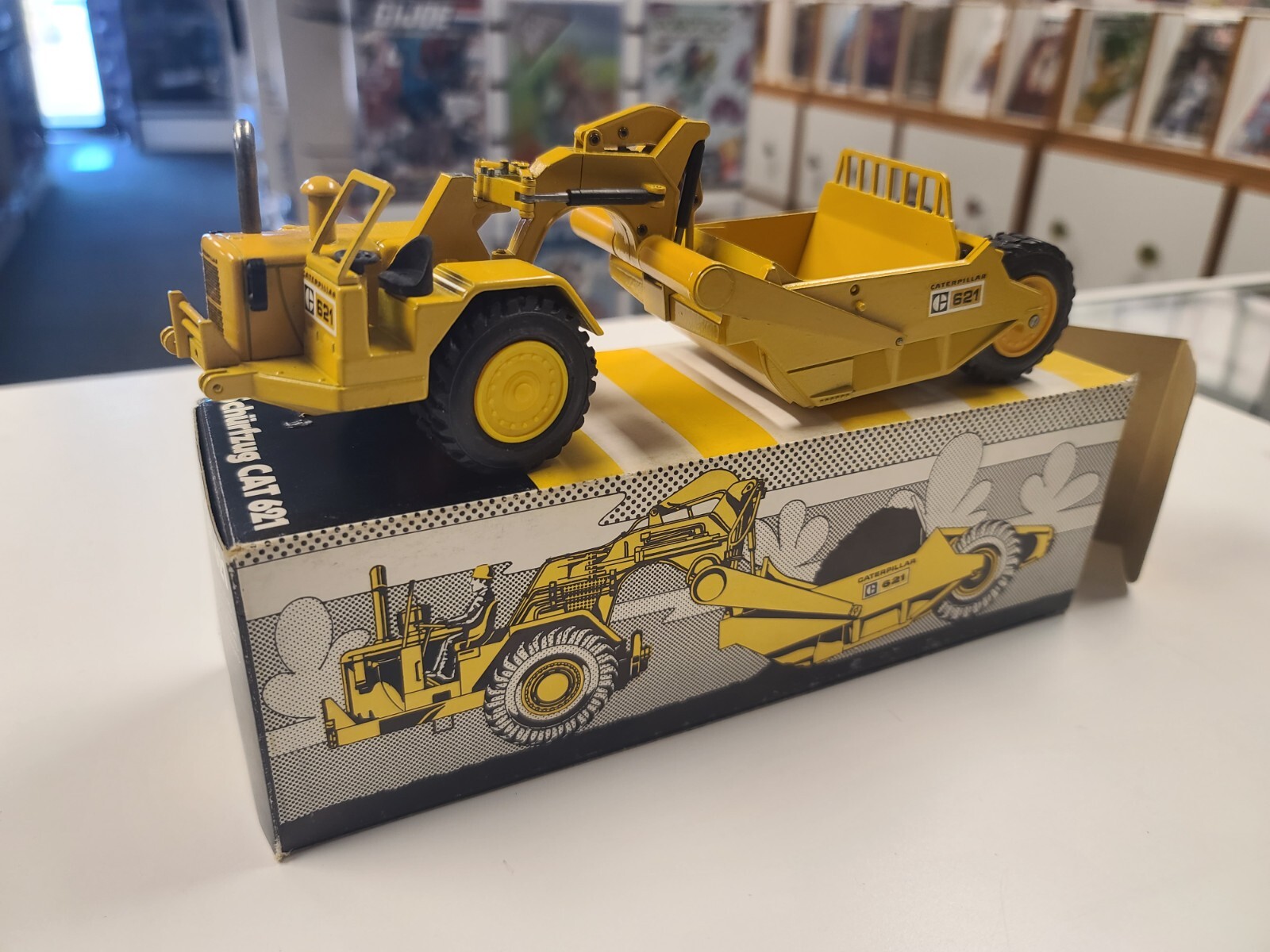 NZG 1:50 CAT 621 SCHURFZUG DIE CAST CONSTRUCTION VEHICLE CATERPILLAR GERMANY ZEP