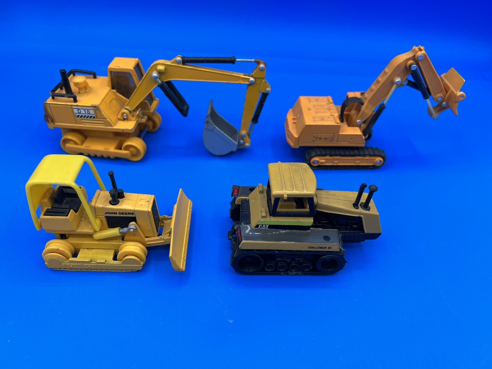 Lot 4 Pc Diecast Construction Equipment Ertl, Made In Hong Kong-FAST FREE SHIP!