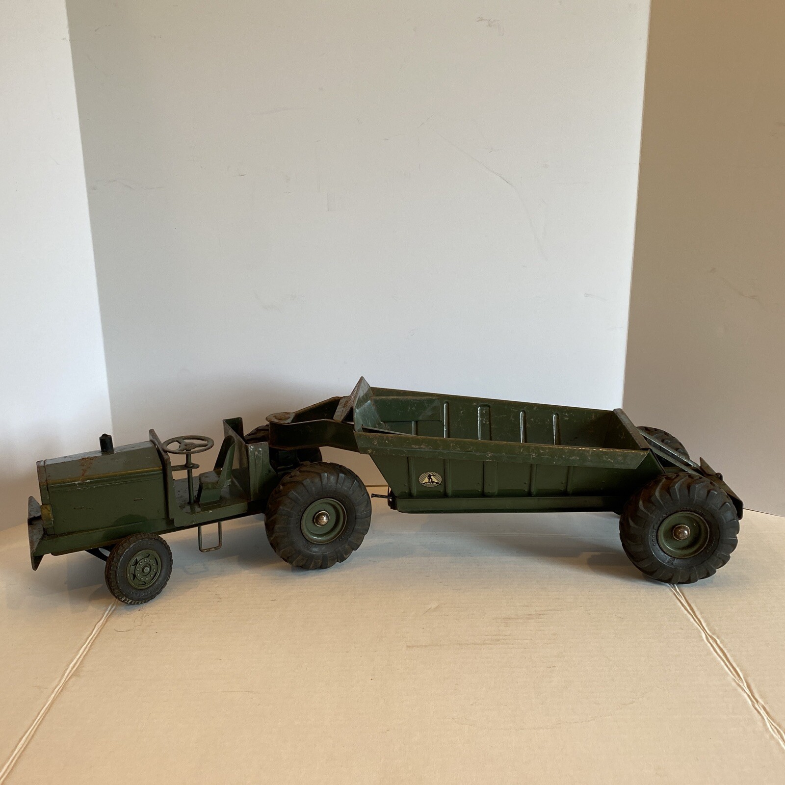 Doepke Euclid The Pioneer 1950&rsquo;s Model Toy Bottom Dump Earth Mover Hauler