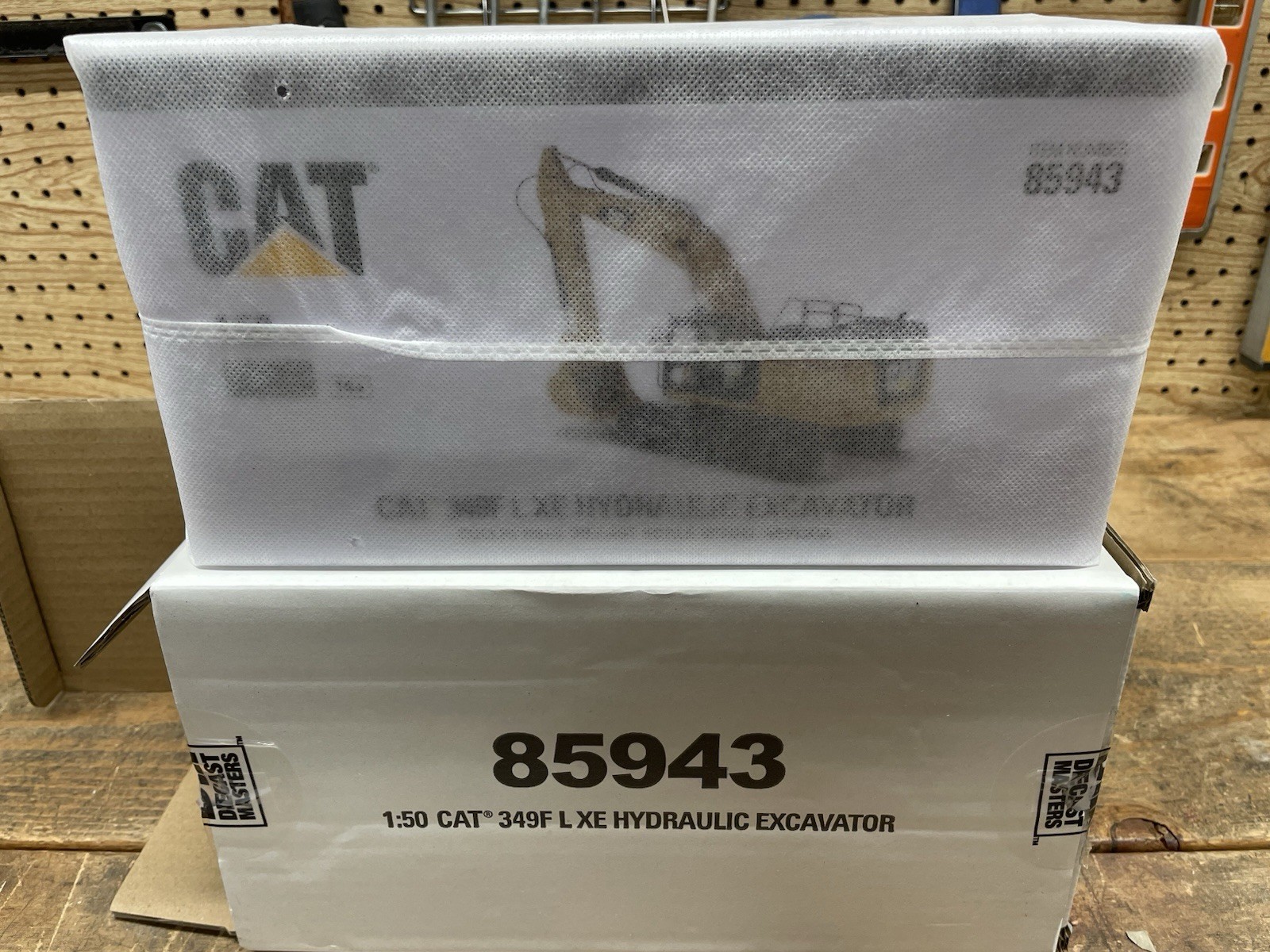 Diecast Masters Caterpillar 349F Excavator 85943 CAT