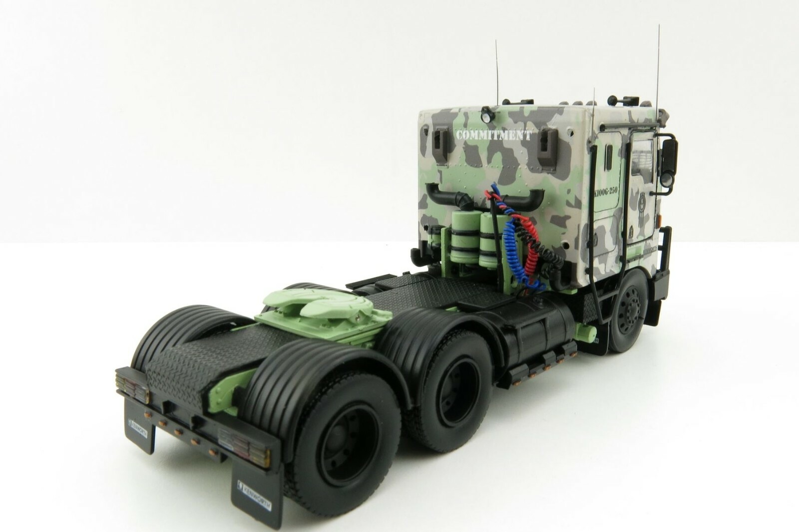 Kenworth K100G Truck – Force Series Iconic Replicas 1:50 Scale Diecast Model New