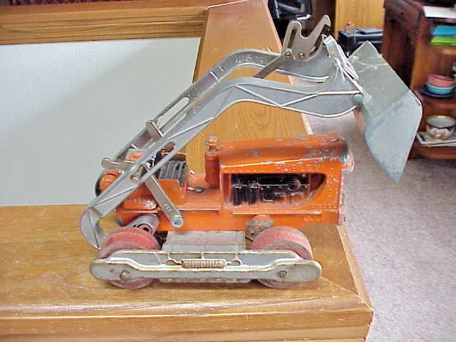 Vintage Hubley #505 Frontend Loader Diesel Bulldozer w/ Wooden Wheels