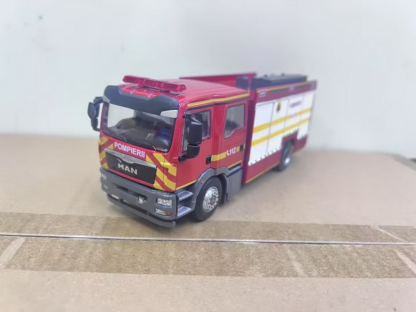 1/43 MAN POMPIER II Fire Truck Diecast Model Toy Gift Collection