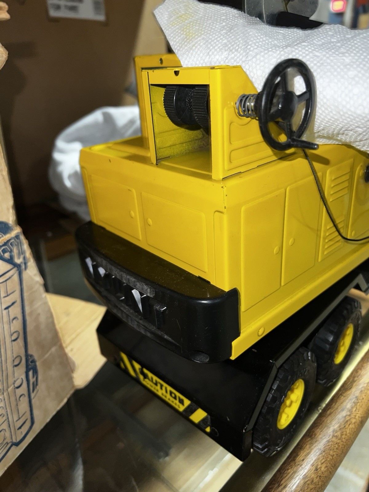 vintage 1968/70 Nylint Michigan Shovel Crane #2201 w orig box & magnet 18” L