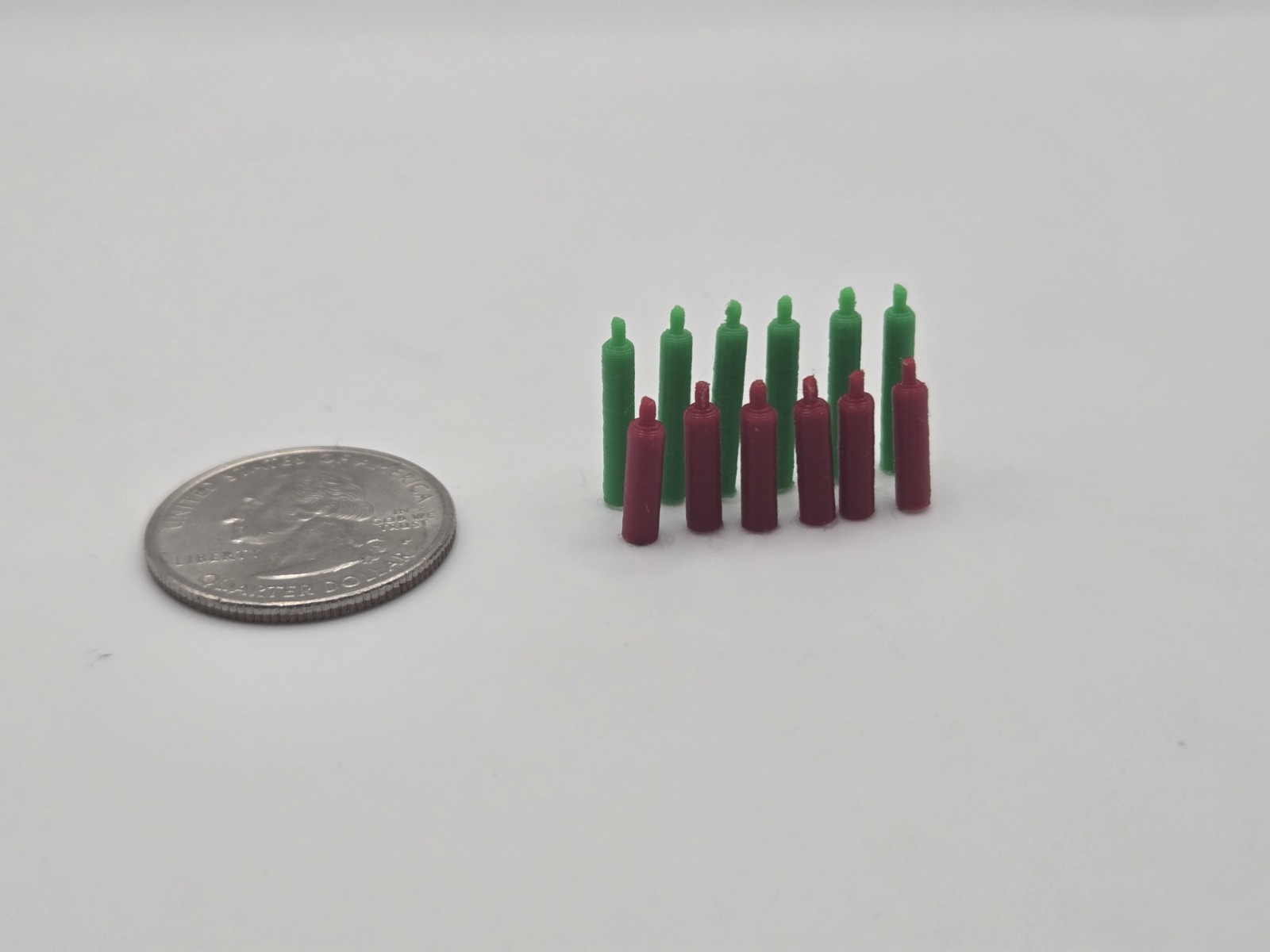 1/87 Scale Oxy/Acetylene Welding Gas Tanks in Red and Green *12 Pack*