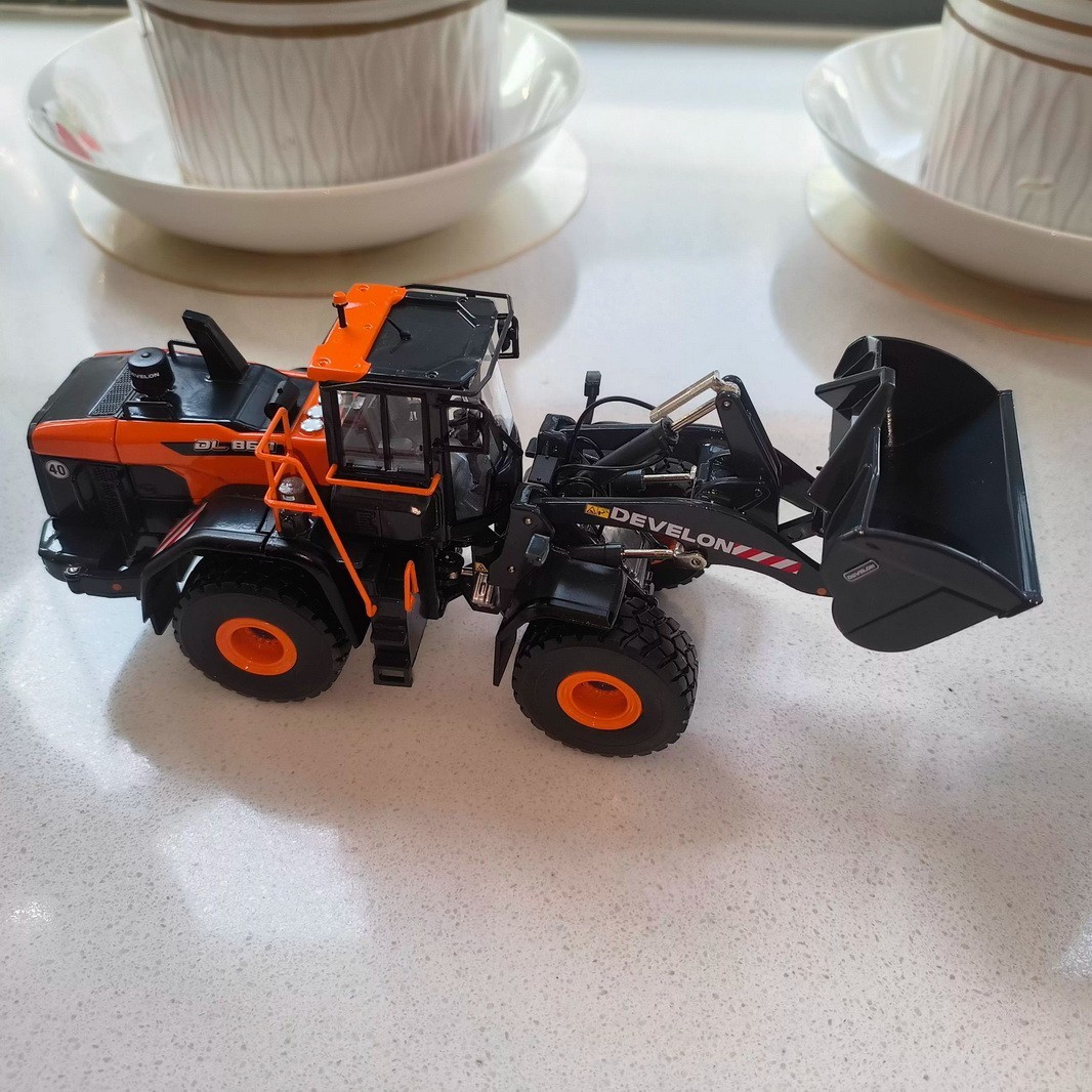 1/50 Scale DEVELON DL867 Wheel Loader Diecast Model Toy Gift NIB