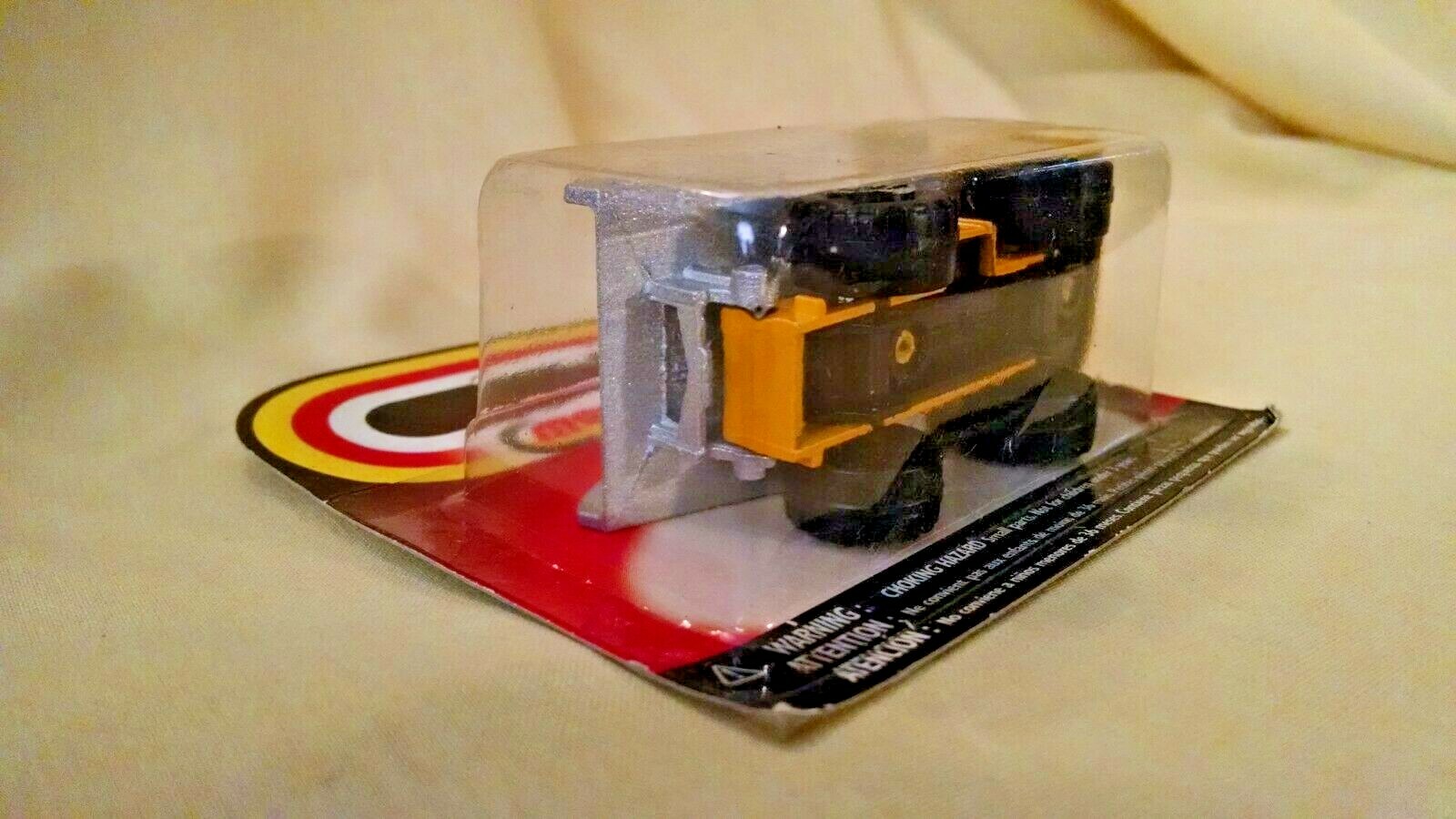 Majorette NOS Construction Benne Carriere Dump Truck 1:100 274 Die Cast Yellow