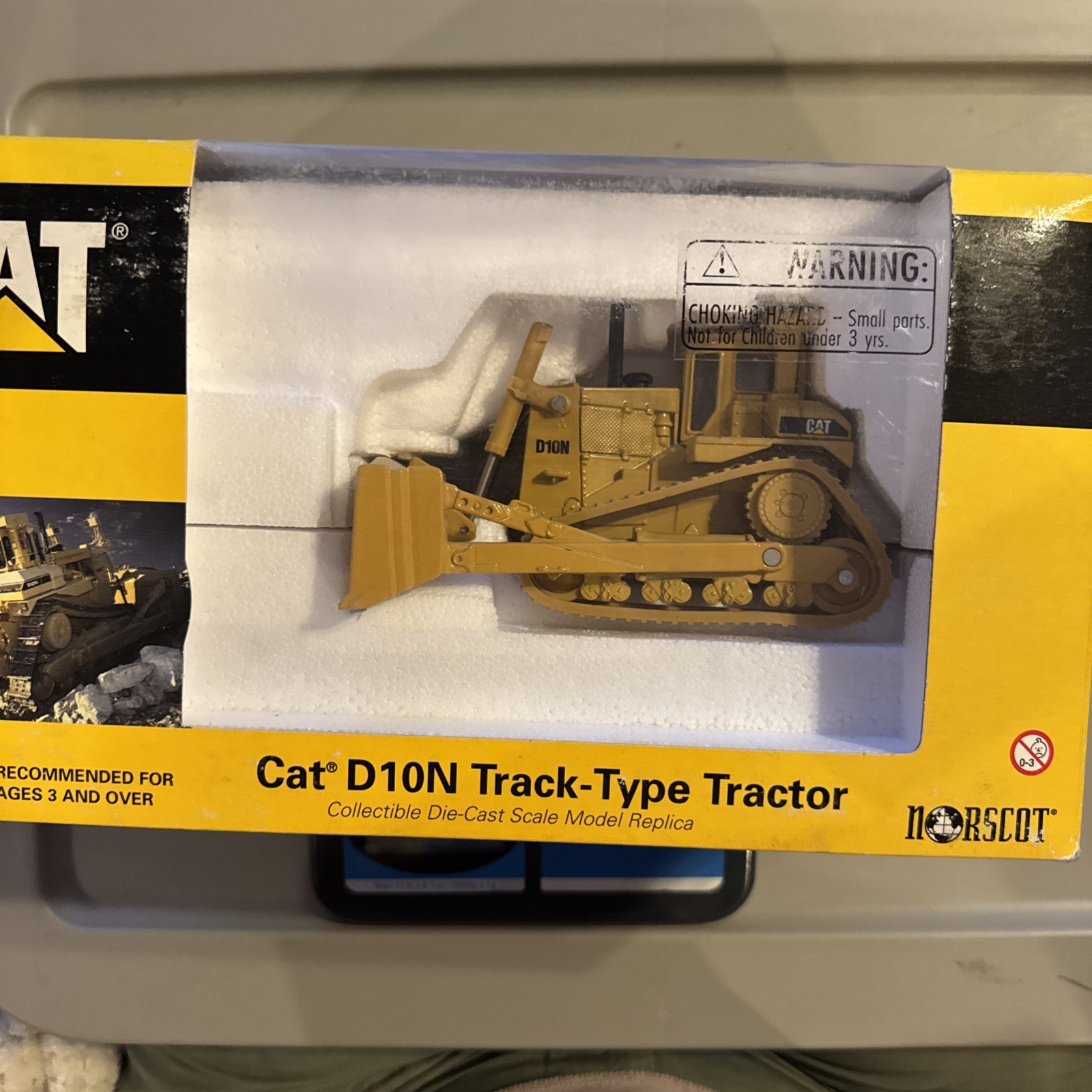 CATERPILLAR Norscot D10N Track-Type Tractor Model # 55701 1:50 Scale Die Cast