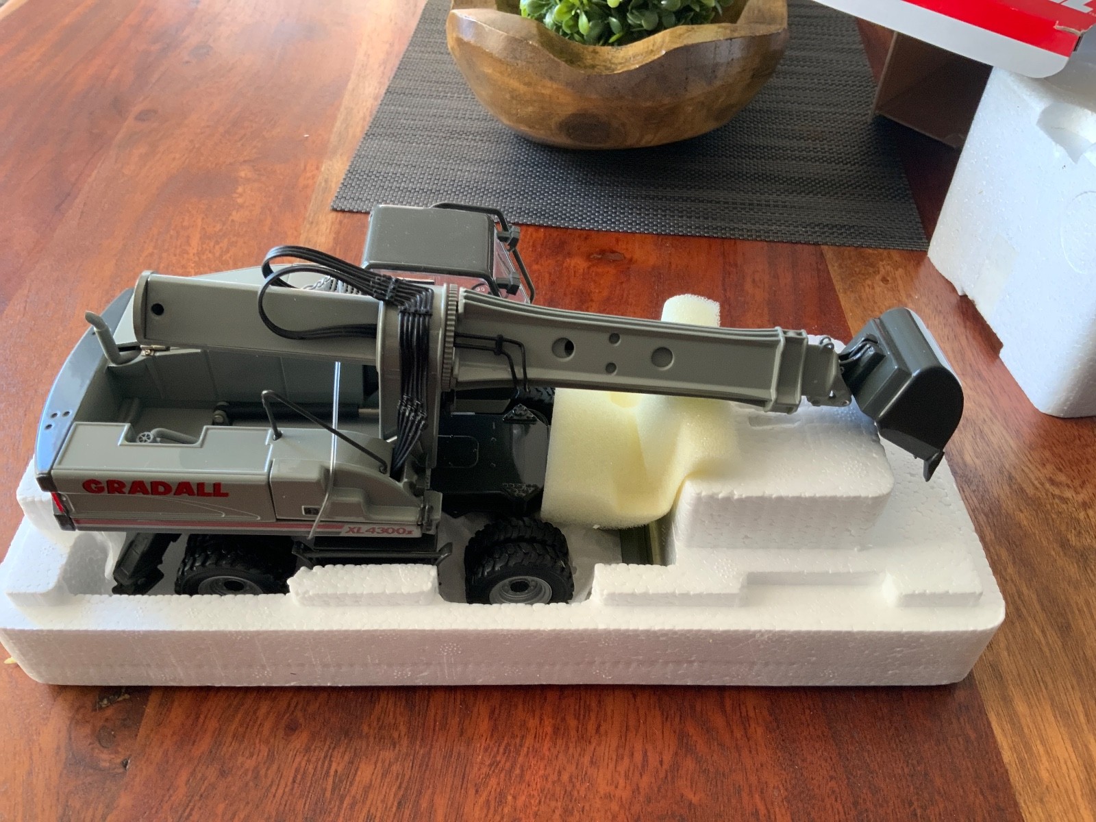 Gradall XL 4300ll Hydraulic Excavator 1:32 Series 1 RARE NEW