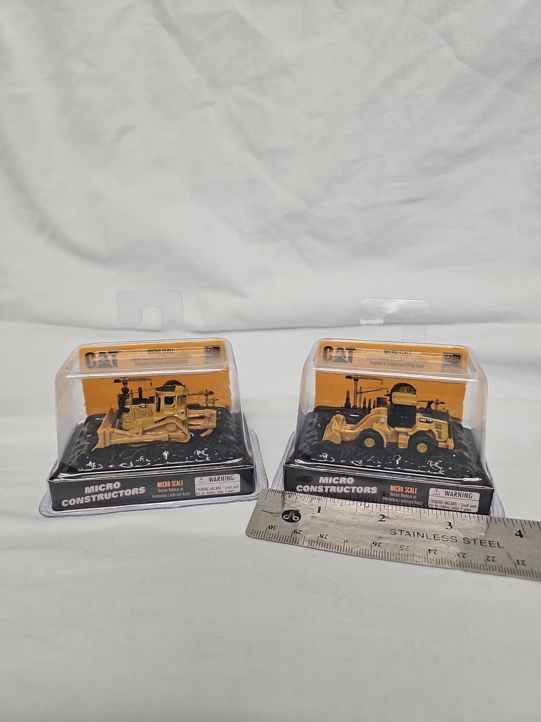 Diecast Masters CAT Micro Construction D8T TrackType Tractor & 950M Wheel Loader