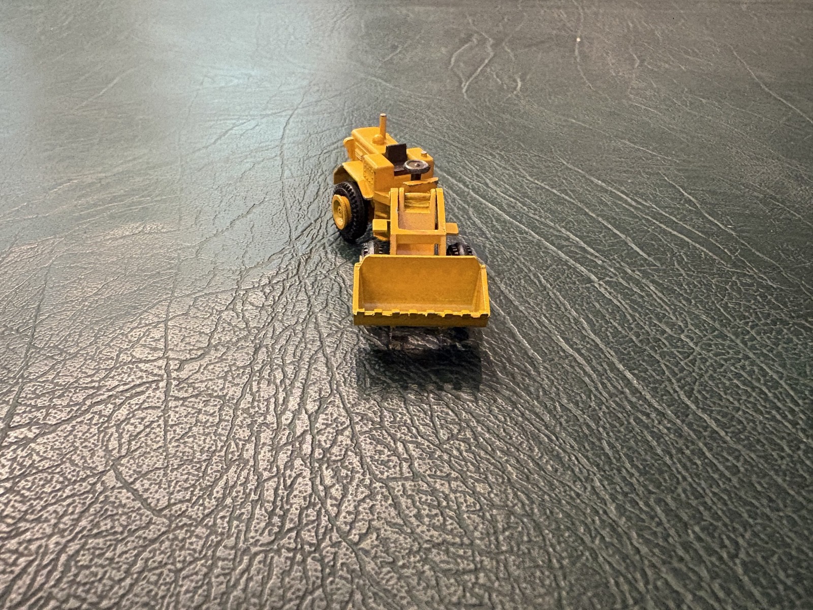 NZG 112 Caterpillar 920 Radloader Wheel Loader HO Scale In Box
