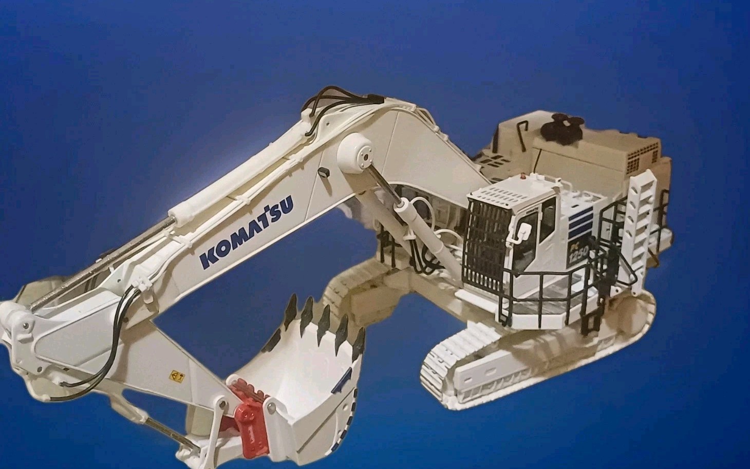 Komatsu PC 1250-11 excavator with ripper white NZG 999 scale 1/50