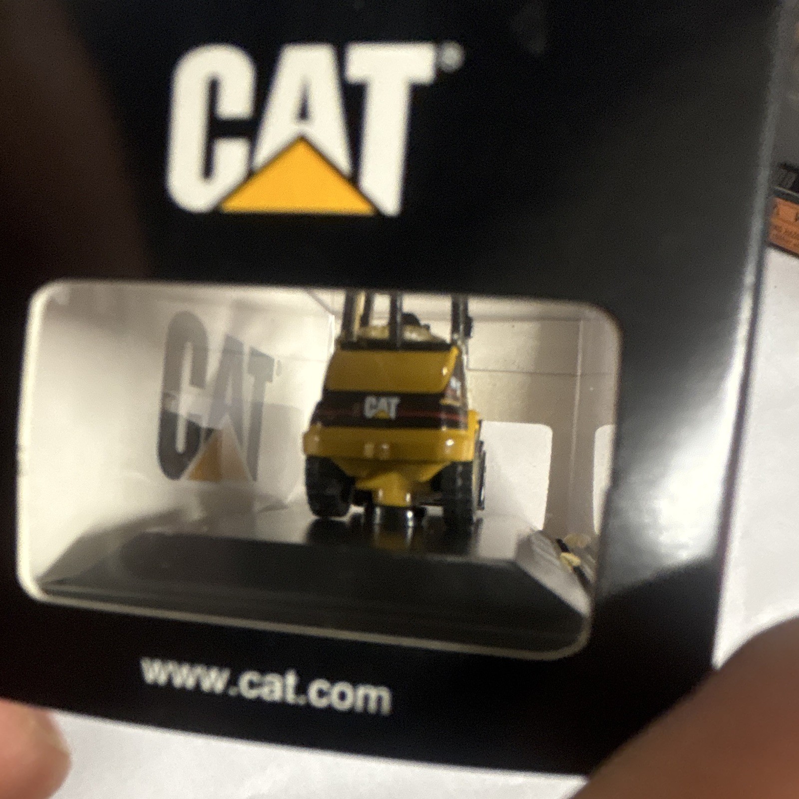 CAT 906 Wheel Loader 1:64 Diecast Yellow/Black Die-Cast Masters Unopened Box