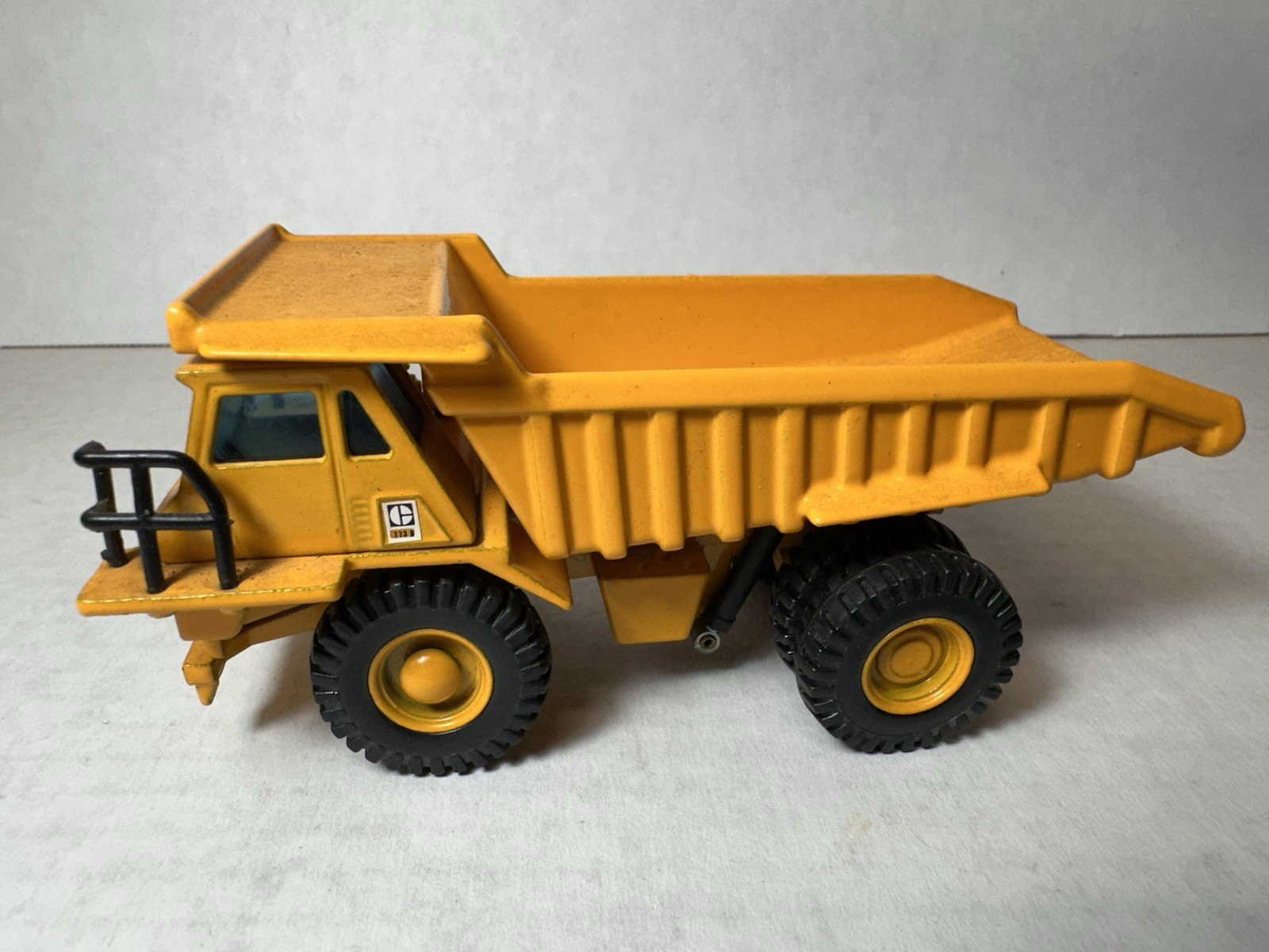 JOAL Caterpillar 773B Dump Truck 5.25&Prime; Diecast (READ)