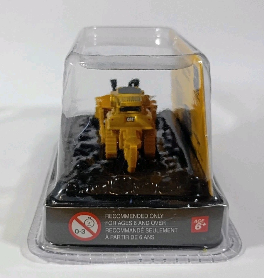 MICRO Diecast Masters Cat Micro Cat D8T Track-Type Tractor Real Replicas 2023