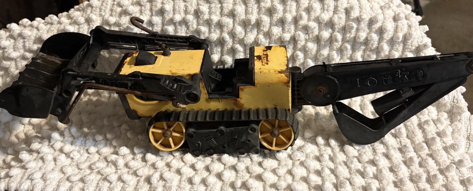 Vintage Metal Tonka T-6 Track Front End Loader / Backhoe Bulldozer m7541 USA