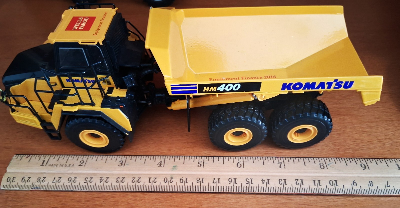 Komatsu HM400 Articulated Dump Truck Diecast 1:50 Scale – First Gear