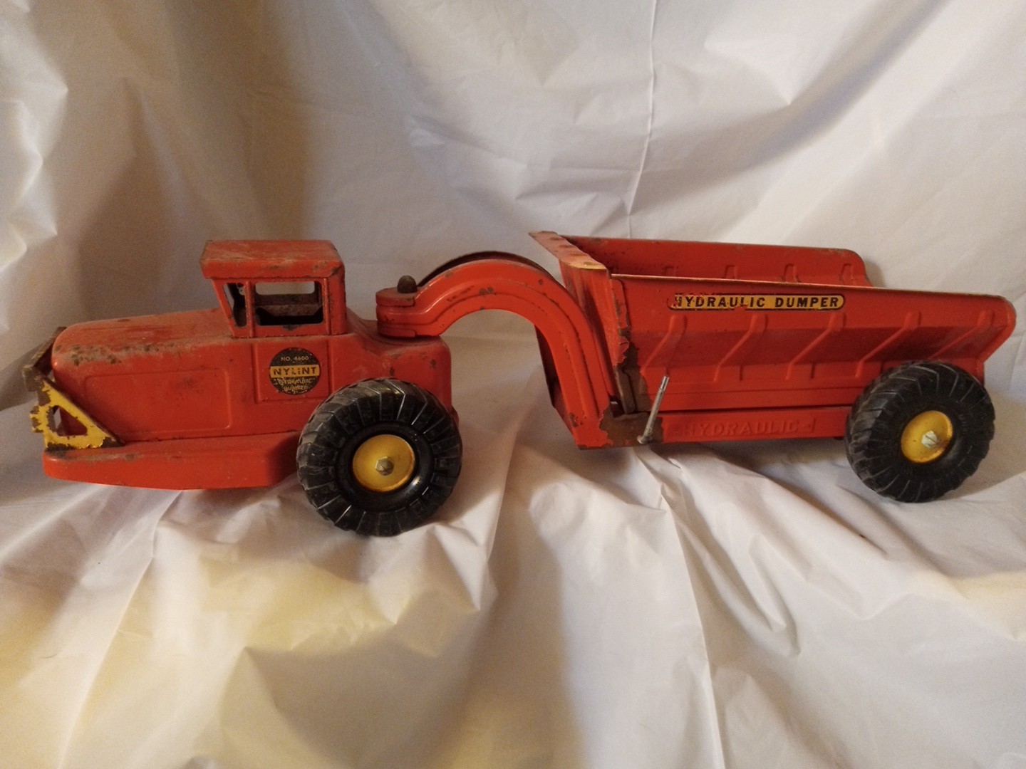 Nylint Dump Truck pressed steel hydraulic Haul Truck Dumper No. 4600 Orange