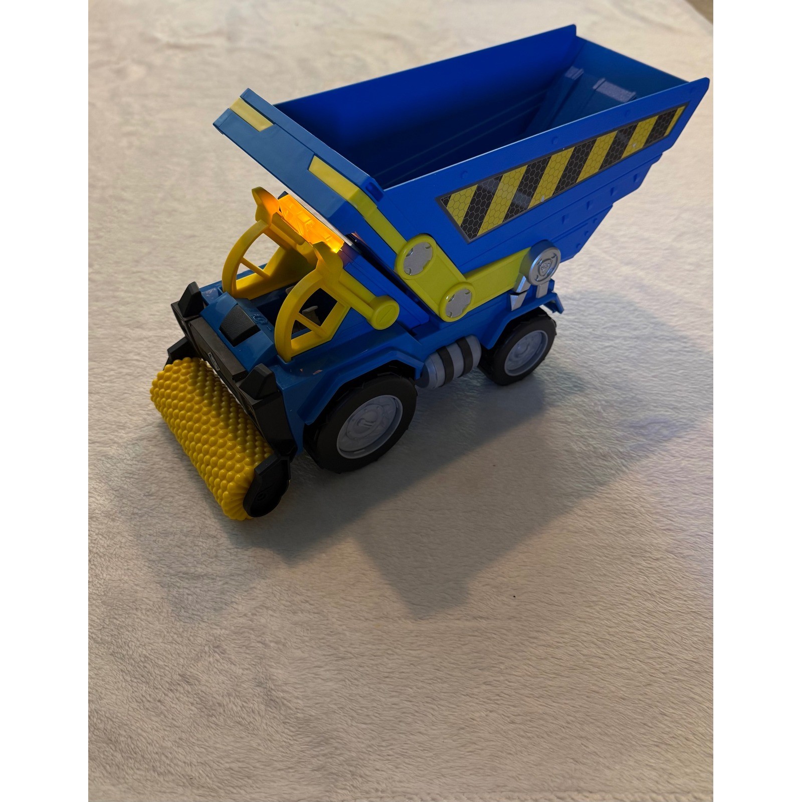 Rubble & Crew Charger&rsquo;s Crane Grabber Dump Truck Blue Yellow Toy Vehicle Only