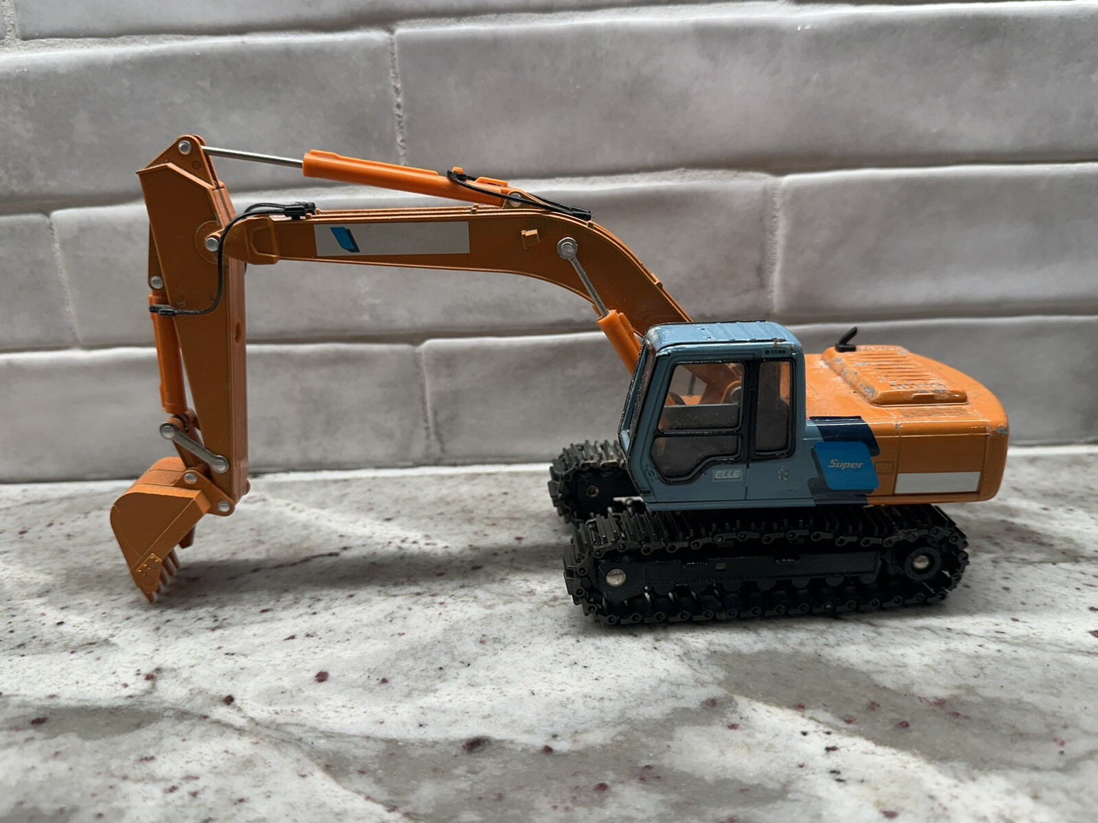 Vintage Novelty Hitachi Super EX200 Elle Excavator 1:40 Diecast Made In Japan