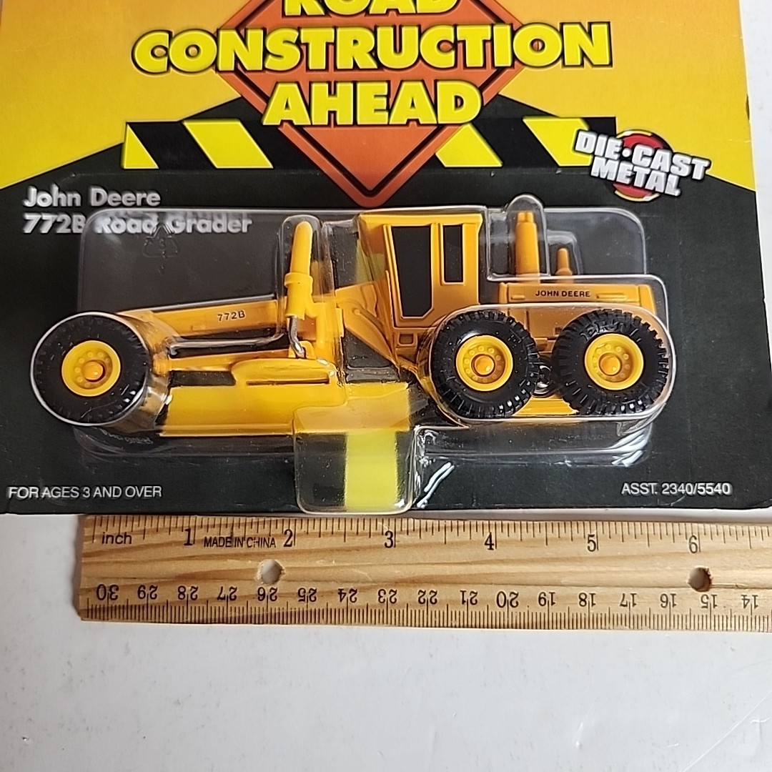 New ERTL Road Construction Ahead John Deere 772B Road Grader Die-Cast Metal