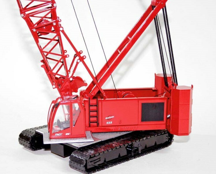 TWH 015 Manitowoc 555 Crawler Crane w/New Extended Boom and Jib 1/50 MIB