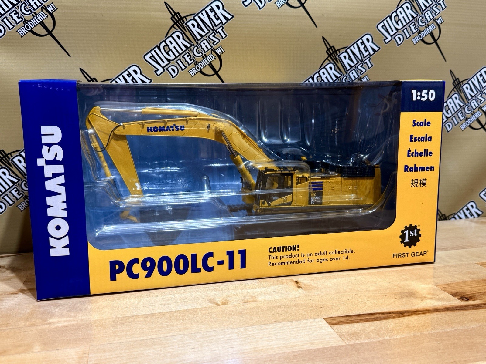 1:50 Komatsu PC900LC-11 Excavator First Gear Farm Toy