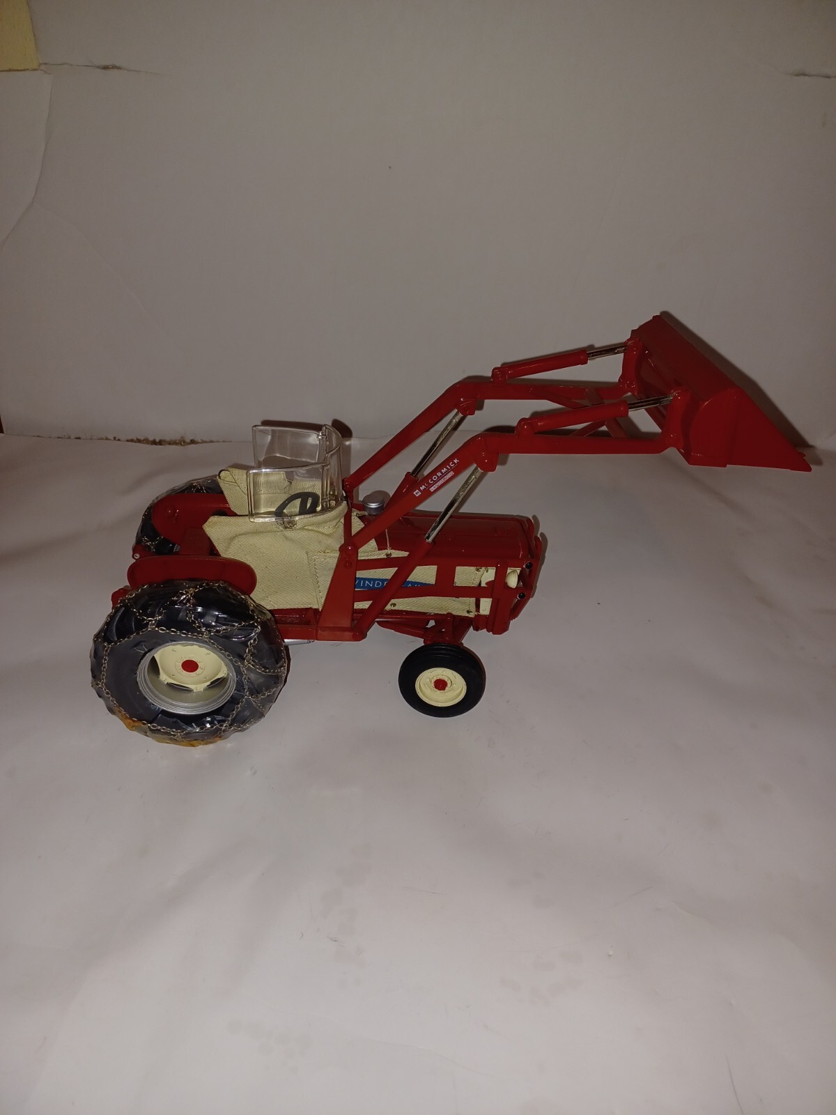 1/16th Scale International 460 With Loader 2009 Red Power Round Up
