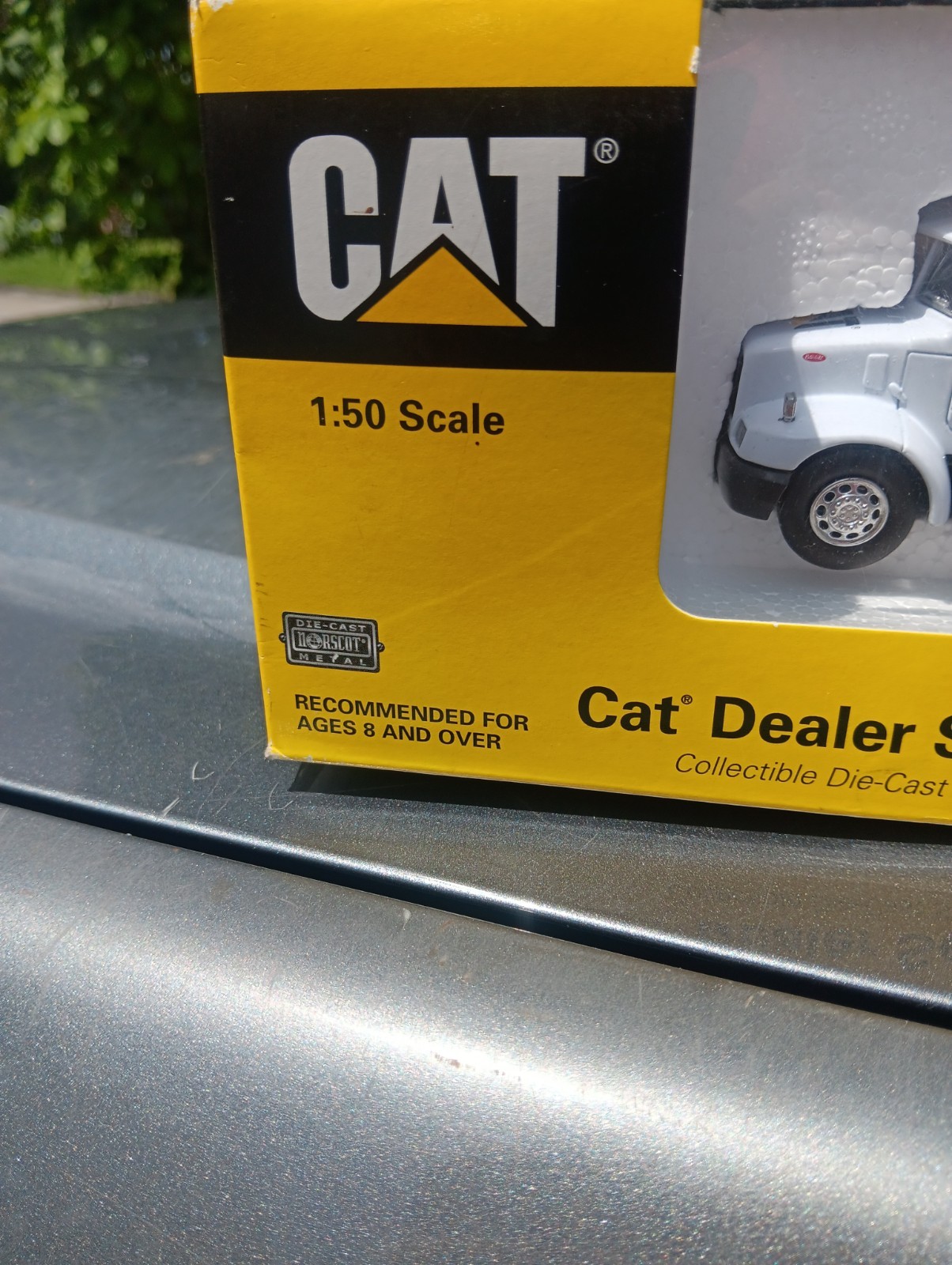 Peterbilt Model 330 CAT Dealer Service Truck Norscot 55118 1:50 NIB Caterpillar