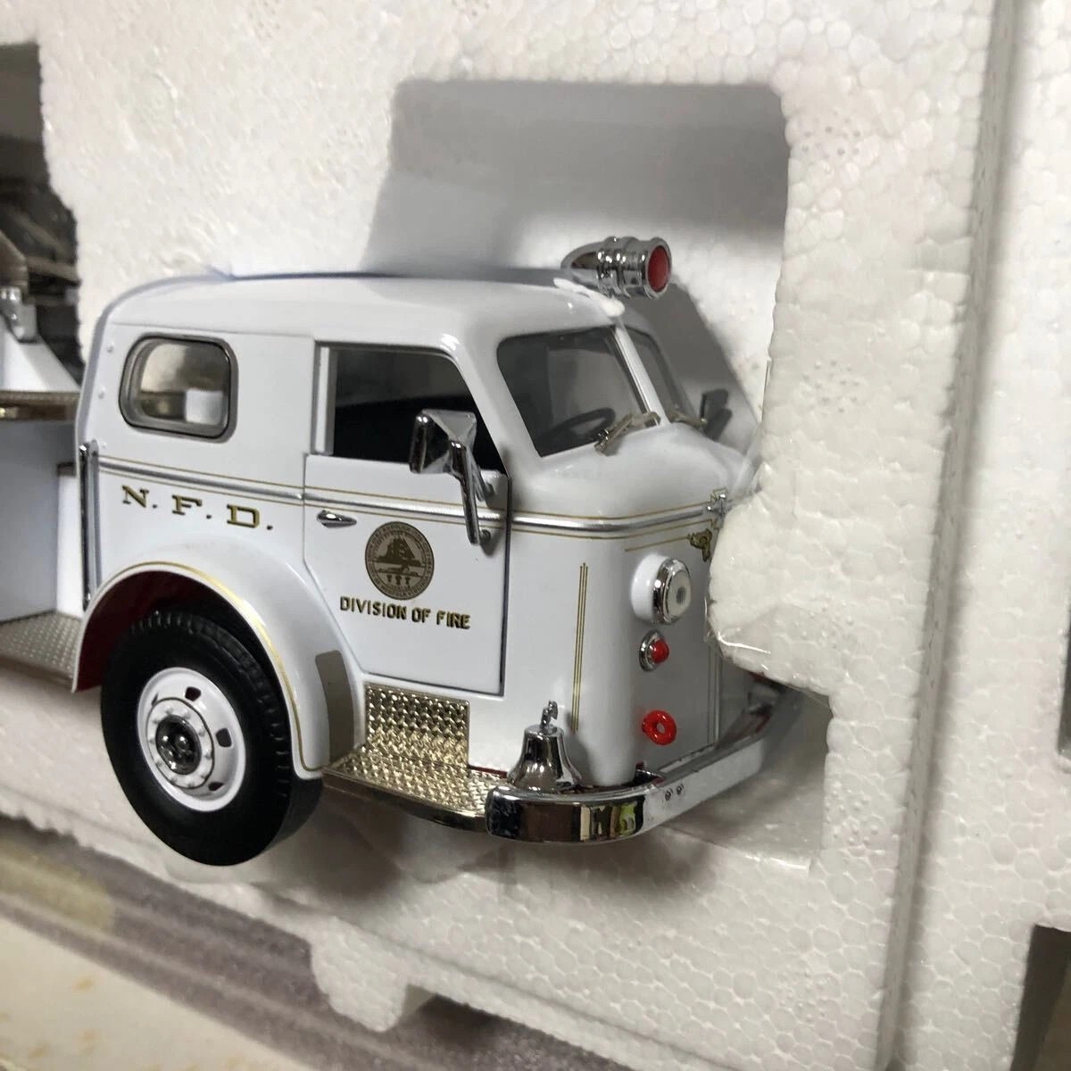 🇺🇸 Code 3 Franklin Mint Norfolk VA American LaFrance 700 Series Ladder NIB