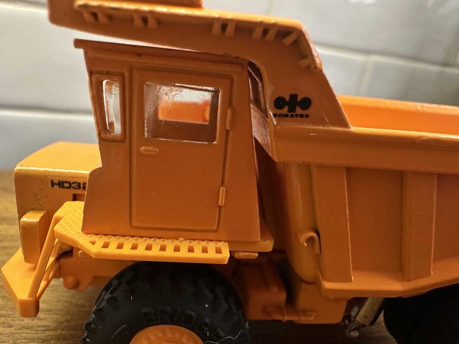 Yonezawa Toys T-56 DIAPET Komatsu HD320-2 Dump Truck #08-0382 w/Orig Box 1:60
